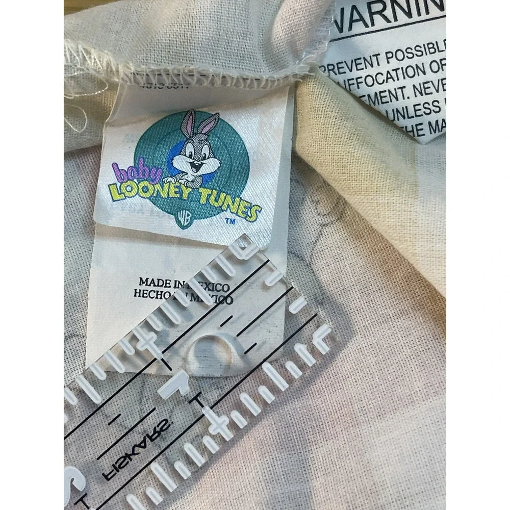 Baby Looney Tunes standard crib